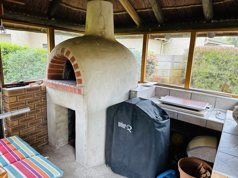 2 Bedroom Property for Sale in The Island Western Cape